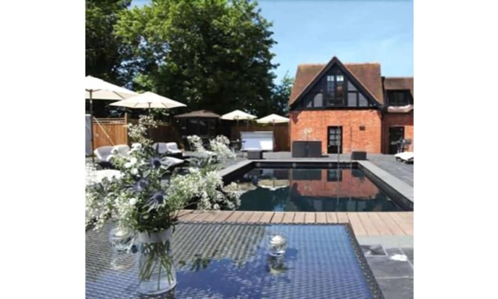 Karma Sanctum On The Green Maidenhead Bagian luar foto